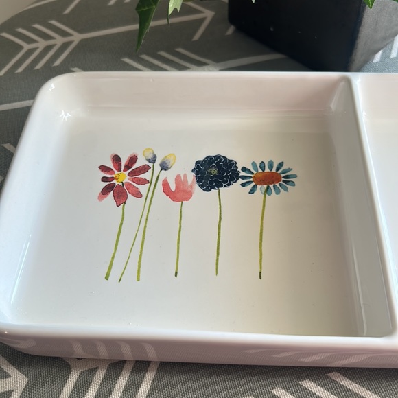 RAE DUNN 1/2 Floral 🌿🌺 “Trinkets” Plate 🪴 - Picture 3 of 9